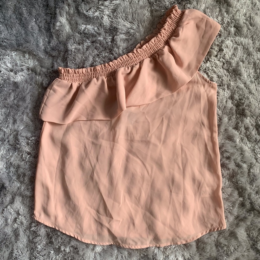 Dusty pink one-shoulder top